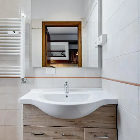 Bdc - Egeria 3-bdr Huge Apartment Rome