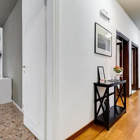 Bdc - Egeria 3-bdr Huge Apartment Rome